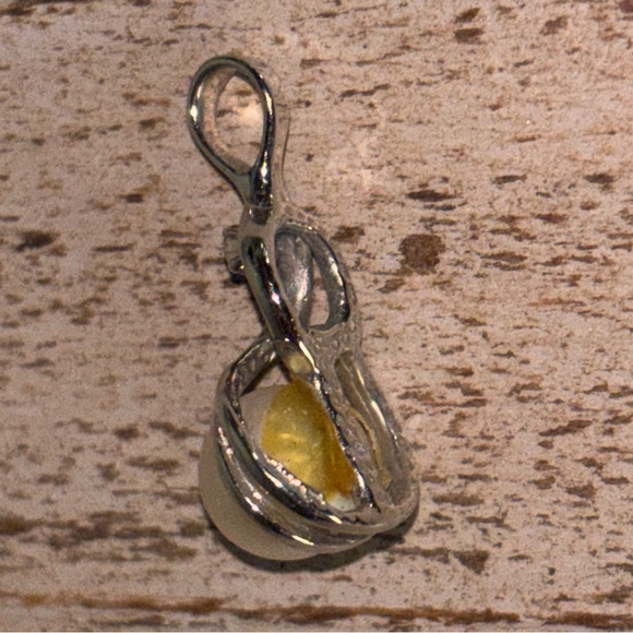 14kt White Gold Freshwater Pearl Diamond pendant - Picture 6 of 8